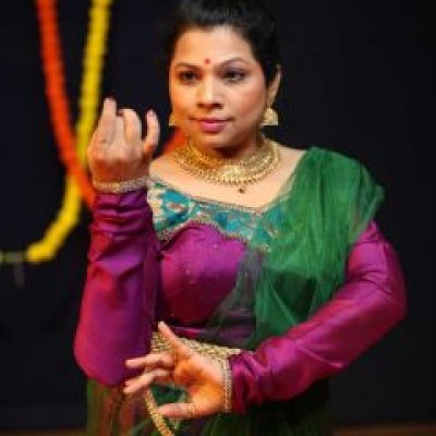 Best Kathak Dance Teacher With 9+ Years Of Experience